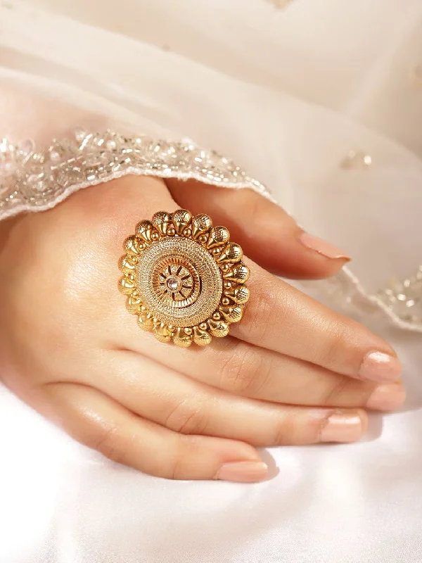 Rubans Opulent Elegance: 22K Gold-Plated Statement Rings for Timeless Style