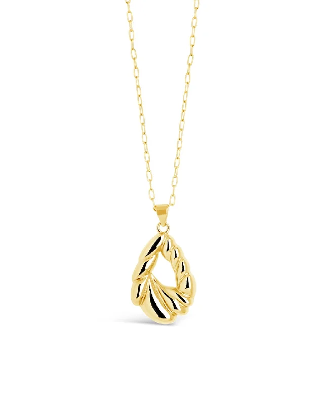 Alouette Textured Pendant Necklace